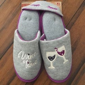 NWT wine Slippers Dearfoams XL